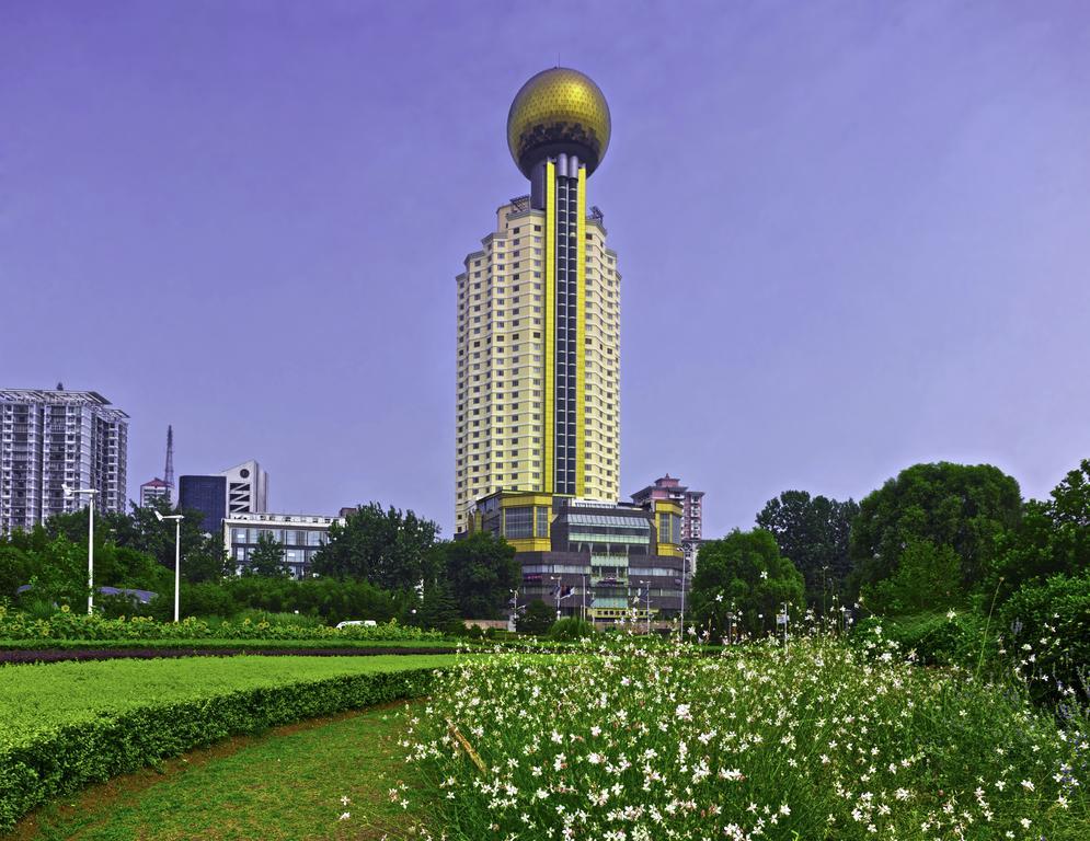 Howard Johnson Pearl Plaza Wuhan Exterior photo